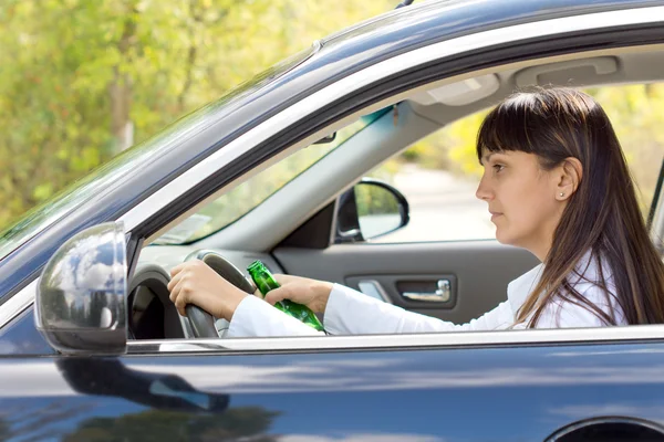 Drunk female driver with impaired ability — Stock Photo, Image