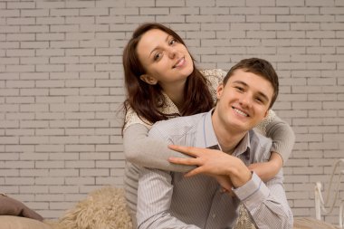 mutlu çekici genç çiftin birlikte rahatlatıcı