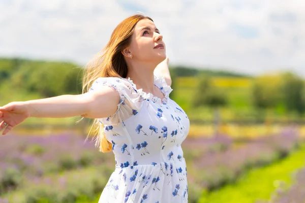 Joyful Young Woman Rejoicing Outstretched Arms She Enjoys Warm Summer — Zdjęcie stockowe