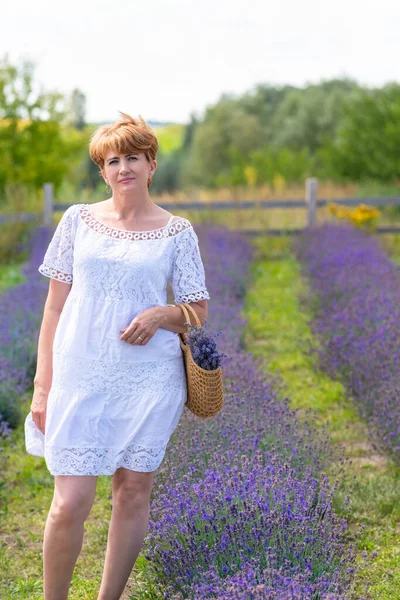 Pretty Mature Blond Woman Cool White Summer Dress Posing Field — Stockfoto