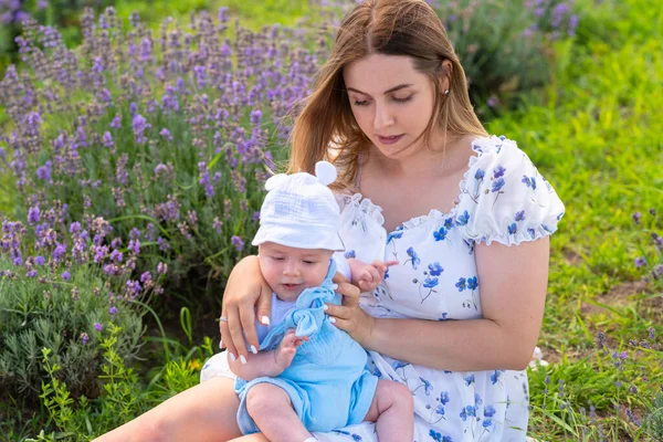 Happy Young Mother Playing Her Baby Son Outdoors Lavender Field — Stock Photo, Image