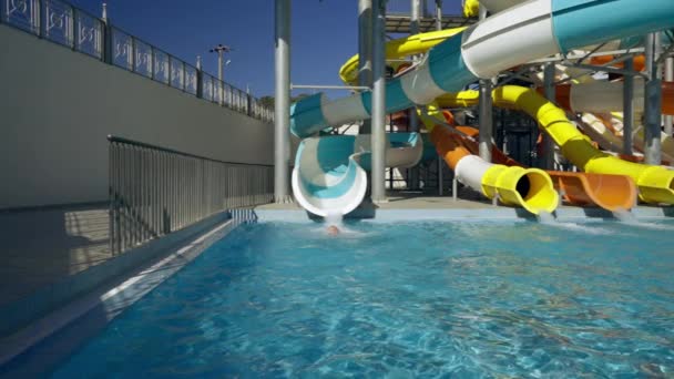 Woman Splashing Water Enjoying Water Slide Ride Entertainment Centre Hotel — Stock Video