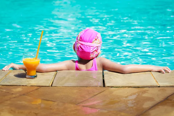 A piscina di nuoto — Foto Stock