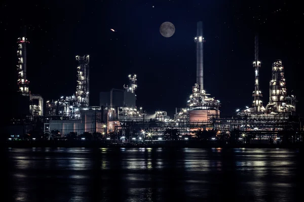Fechado Fábrica de refinaria de petróleo — Fotografia de Stock