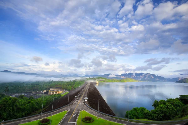 Barragem de ratchaprapha khaosok — Fotografia de Stock