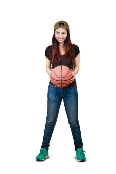 Jonge Aziatische vrouw houdt van basketbal — Stockfoto