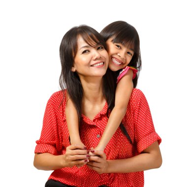 mutlu anne ve kızı oturuyor