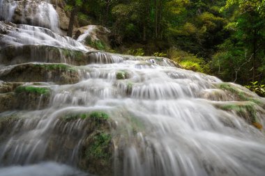 Erawan şelale