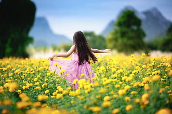 Happy Little Girl Running Marigold Field — ストック写真