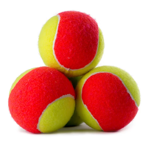 Drie tennisballen op wit — Stockfoto