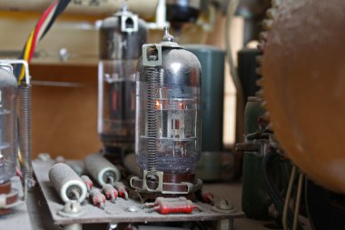 eski bir çalışan elektronik aletlerin
