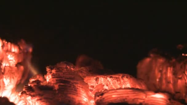 Braises rouges et feu 