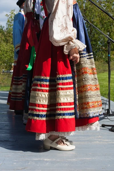 sahnede Rus folk sanatçıları
