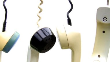 alıcıları asılı telefon