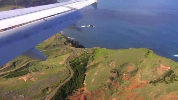 Vista costeira do avião de aterragem — Vídeo de Stock