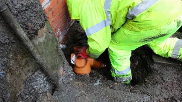 Plumber fitting drainage bottle gully — Stock Video