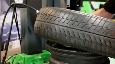 Onarım ve lastik lastik değiştirme