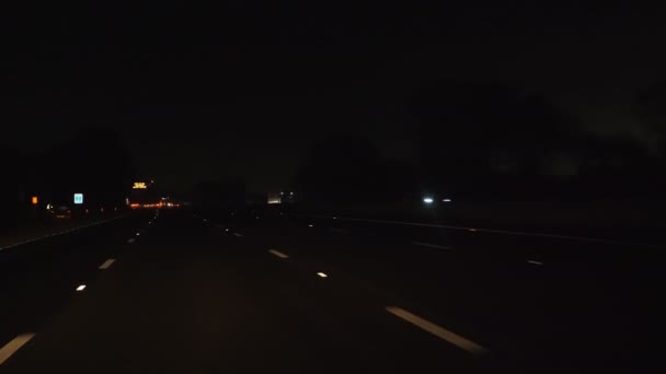 Передня Частина Автомобіля Їде Неосвітленій Автомагістралі M62 Великій Британії Передаючи — стокове відео