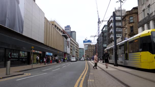 Manchester England Vereinigtes Königreich Circa September 2021 Fußgänger Und Elektrische — Stockvideo