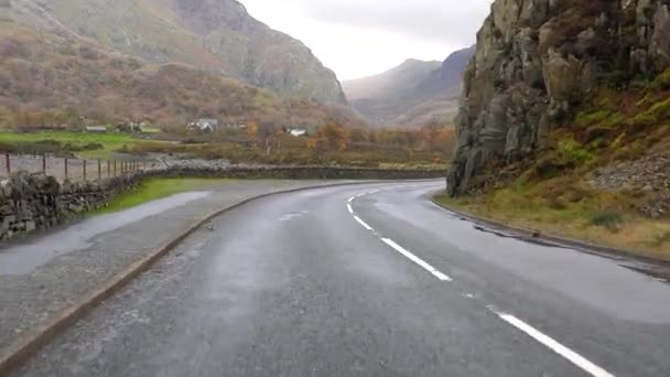 Car Windshield View Driving Picturesque Mountain Valley A4086 Road Snowdonia — Stock Video