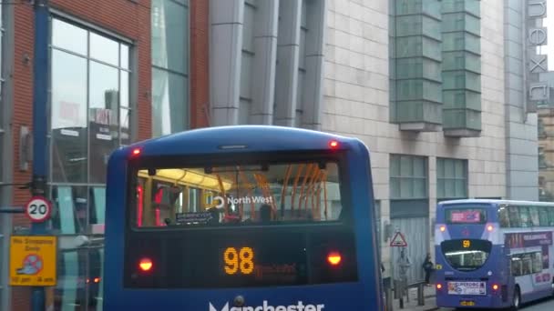 Manchester England Reino Unido 2022 Viajando Centro Cidade Ônibus Dois — Vídeo de Stock