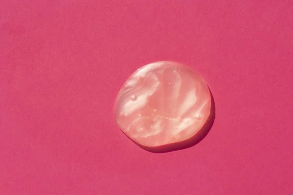 Peach Shimmer Gel 化妆品 污迹和污迹 粉红底色液体质感的表象 天然护肤产品 面部和身体护理的美感概念 — 图库照片
