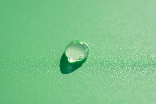 Transparante Druppel Cosmetische Product Serumgel Vloeibare Textuur Met Belletjes Groene — Stockfoto