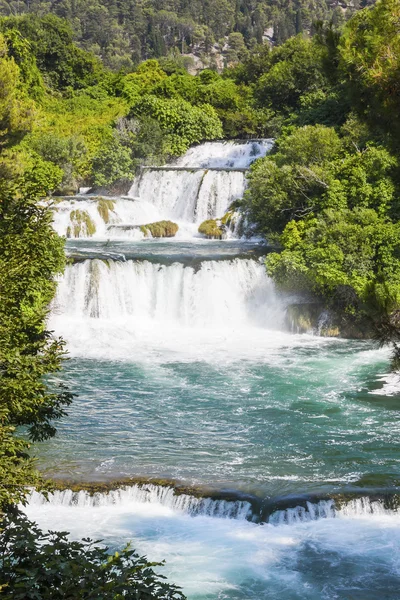 Watervallen op de rivier krka in Kroatië — Stockfoto