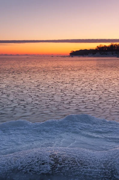 Icy sea at sunrise — Stock Photo, Image