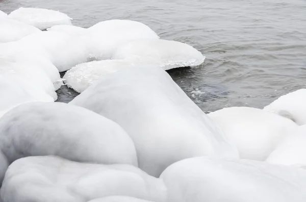 Big rocks covered with white ice — Stock Photo, Image