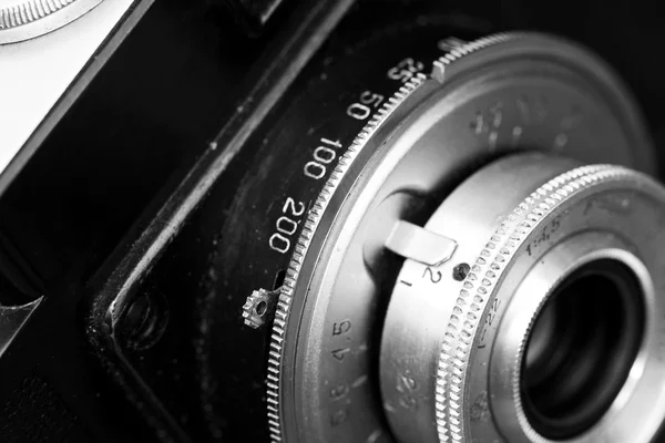 Primer plano de la vieja lente de cámara de película retro — Foto de Stock