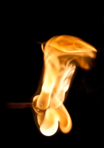 Brand vlam op brandbare wedstrijd — Stockfoto