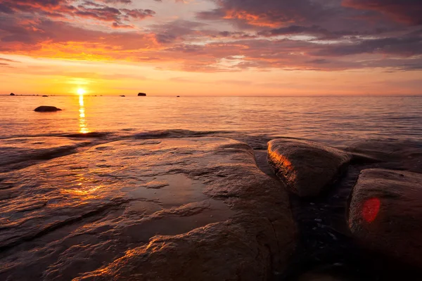 Coucher de soleil en mer — Photo