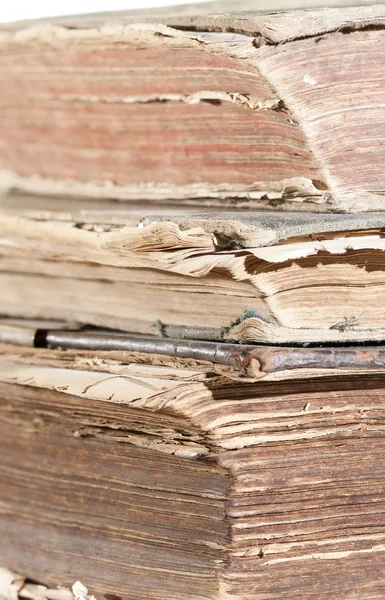 Livros antigos isolados — Fotografia de Stock