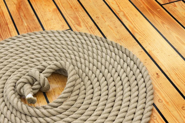 Rope in een spiraal shae op schip verdieping — Stockfoto