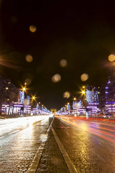 Champs-Elysées street på natten i paris — Stockfoto