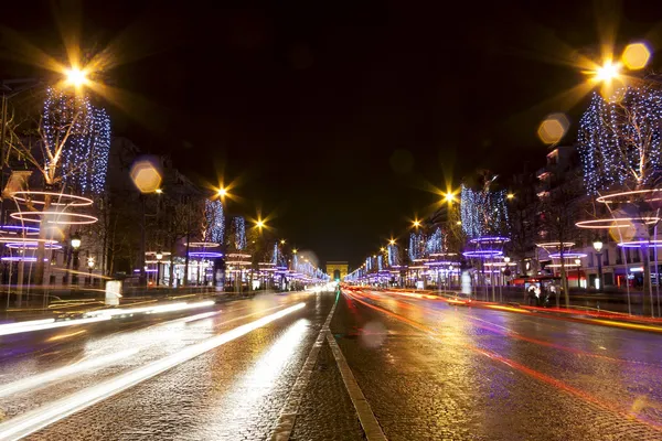Champs-Elysées street på natten i paris — Stockfoto
