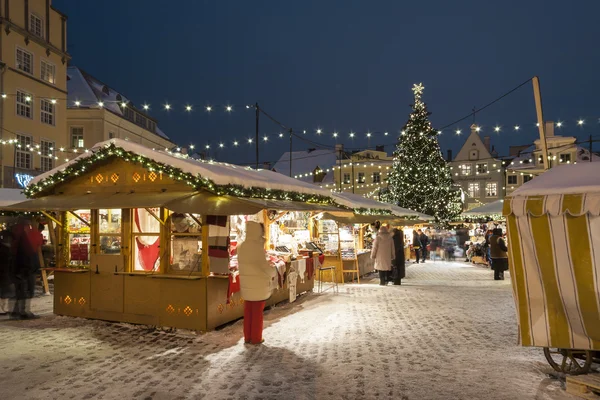 Kerstmarkt in tallinn, Estland — Stockfoto