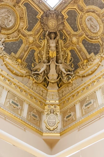Декорации Лувра во Франции — стоковое фото