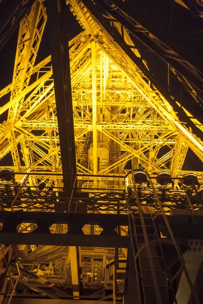 Podrobnosti o Eiffelova věž v Paříži, Francie — Stock fotografie