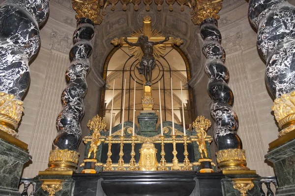 Esculturas en la iglesia de los Inválidos en París, Francia — Foto de Stock