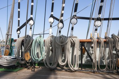 tightropes ve yat Şikel