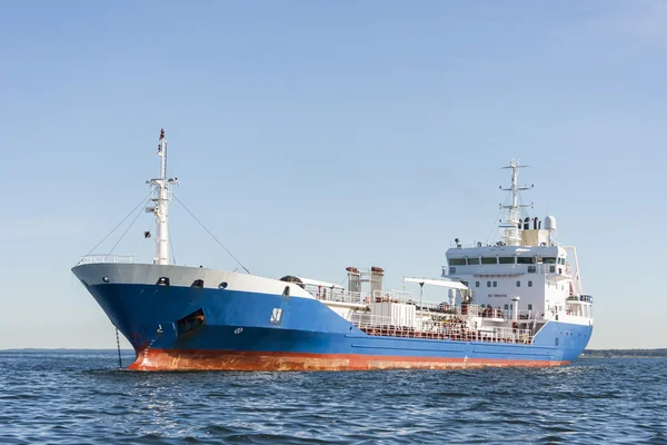 Navio-tanque químico ou de gás no mar — Fotografia de Stock