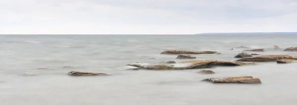 Skały w morzu — Zdjęcie stockowe