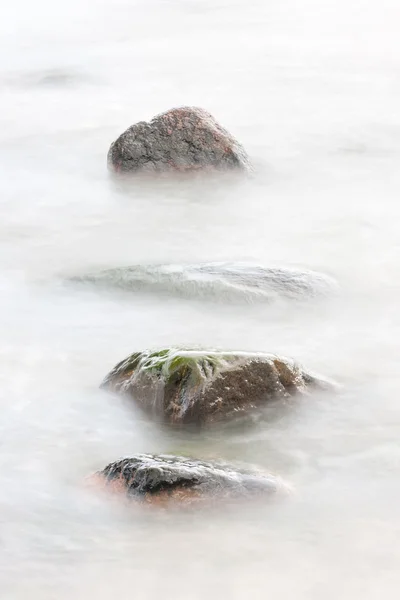 柔らかい水岩 — ストック写真