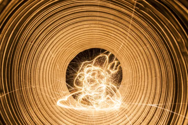 Elektriskt ljus i ett rör — Stockfoto