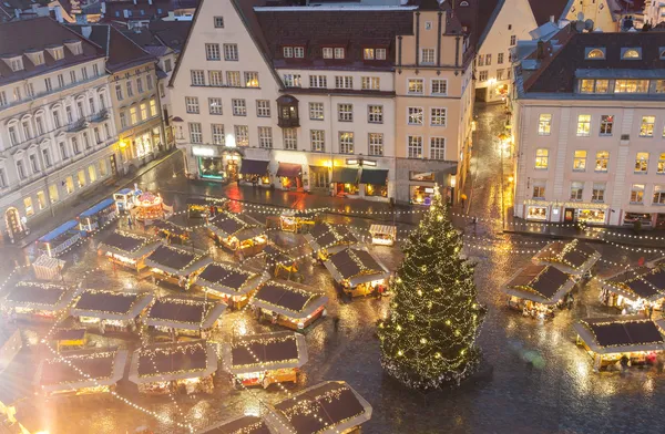 Mercado de Natal em Tallinn, Estónia Fotos De Bancos De Imagens