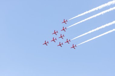 Kırmızı ok akrobasi uçuş gösterisi, tallinn, Estonya