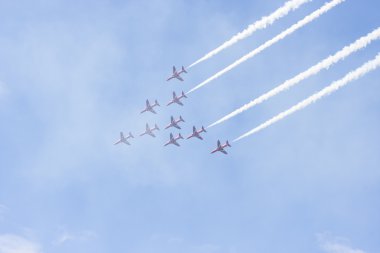 Kırmızı ok akrobasi uçuş gösterisi, tallinn, Estonya