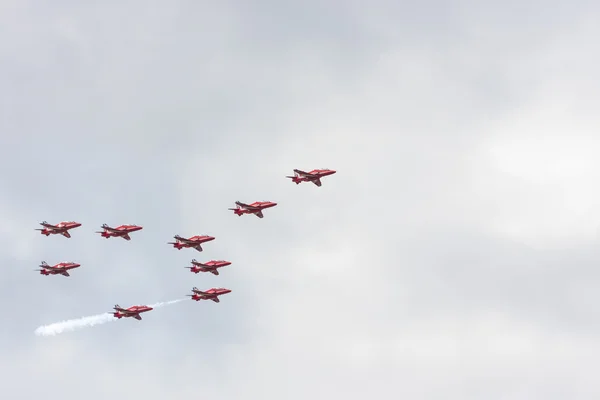 Red Arrow aerobatic flight show in Tallinn, Estonia — Stock Photo, Image